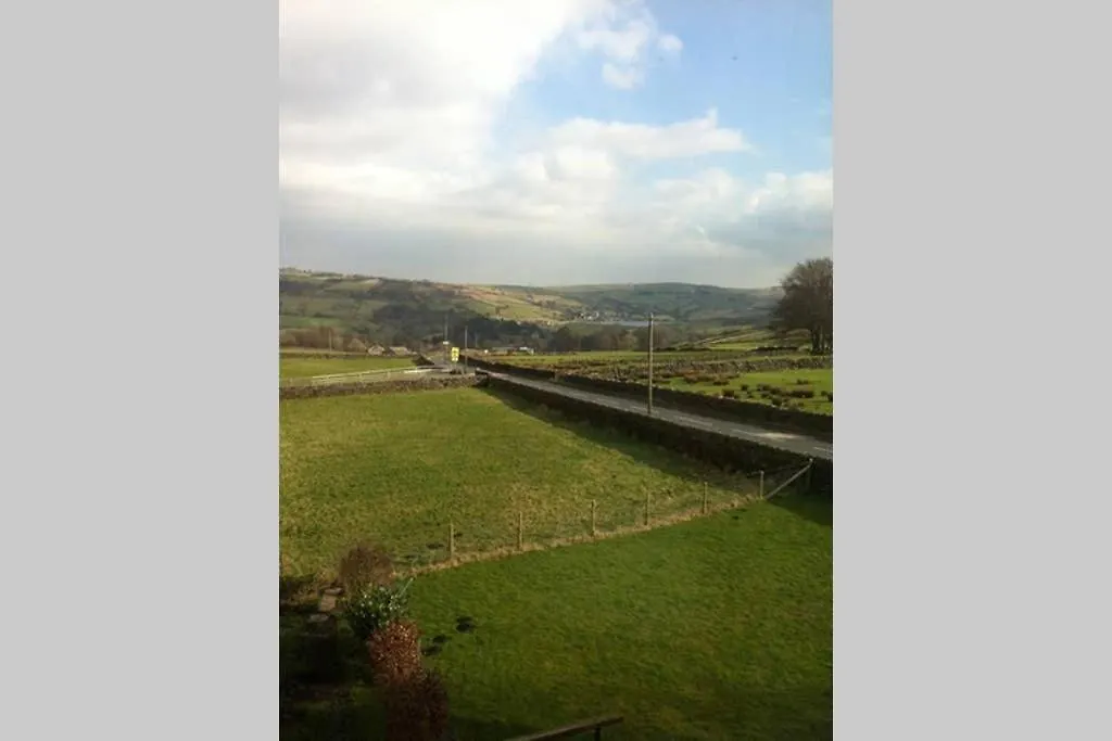 Stones Cottage Farm, Nr Haworth, Family Friendly, Work Friendly, Gaming Barn, Crafting, Free Wifi, Free Parking, Ev Point Oxenhope 0*,