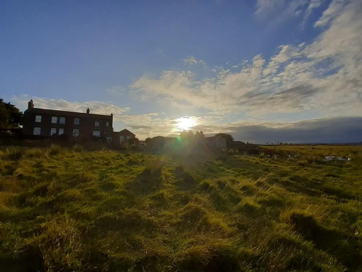 Stones Cottage Farm, Nr Haworth, Family Friendly, Work Friendly, Gaming Barn, Crafting, Free Wifi, Free Parking, Ev Point Oxenhope 0*,  Velká Británie